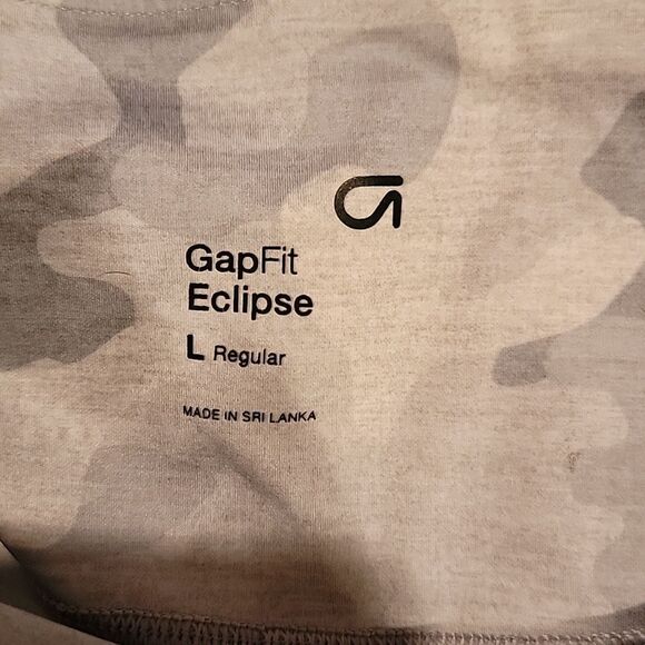 GAP  Light Gray Camouflage Leggings Capri Sz Large - Picture 7 of 10